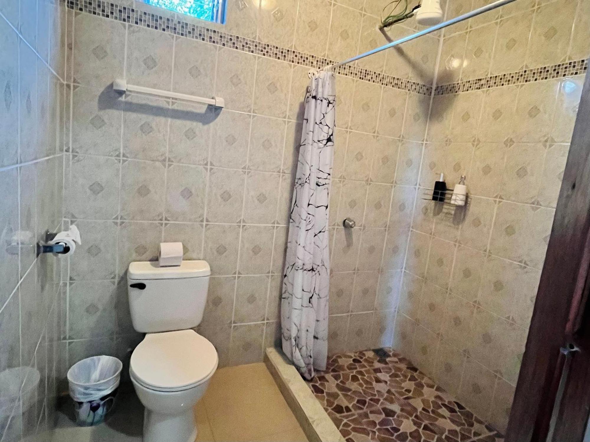 Los Tucanes Lodging El Castillo 外观 照片